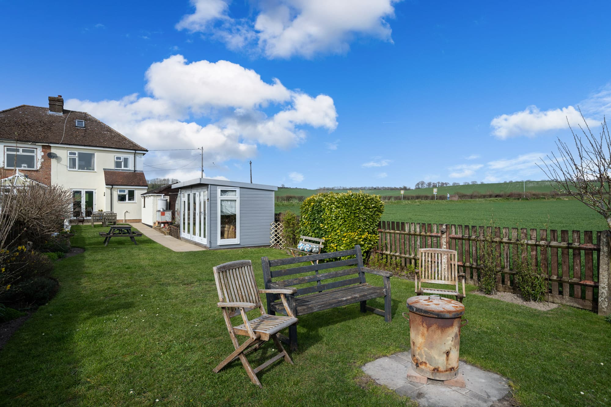 Dunstable Road, Totternhoe, LU6