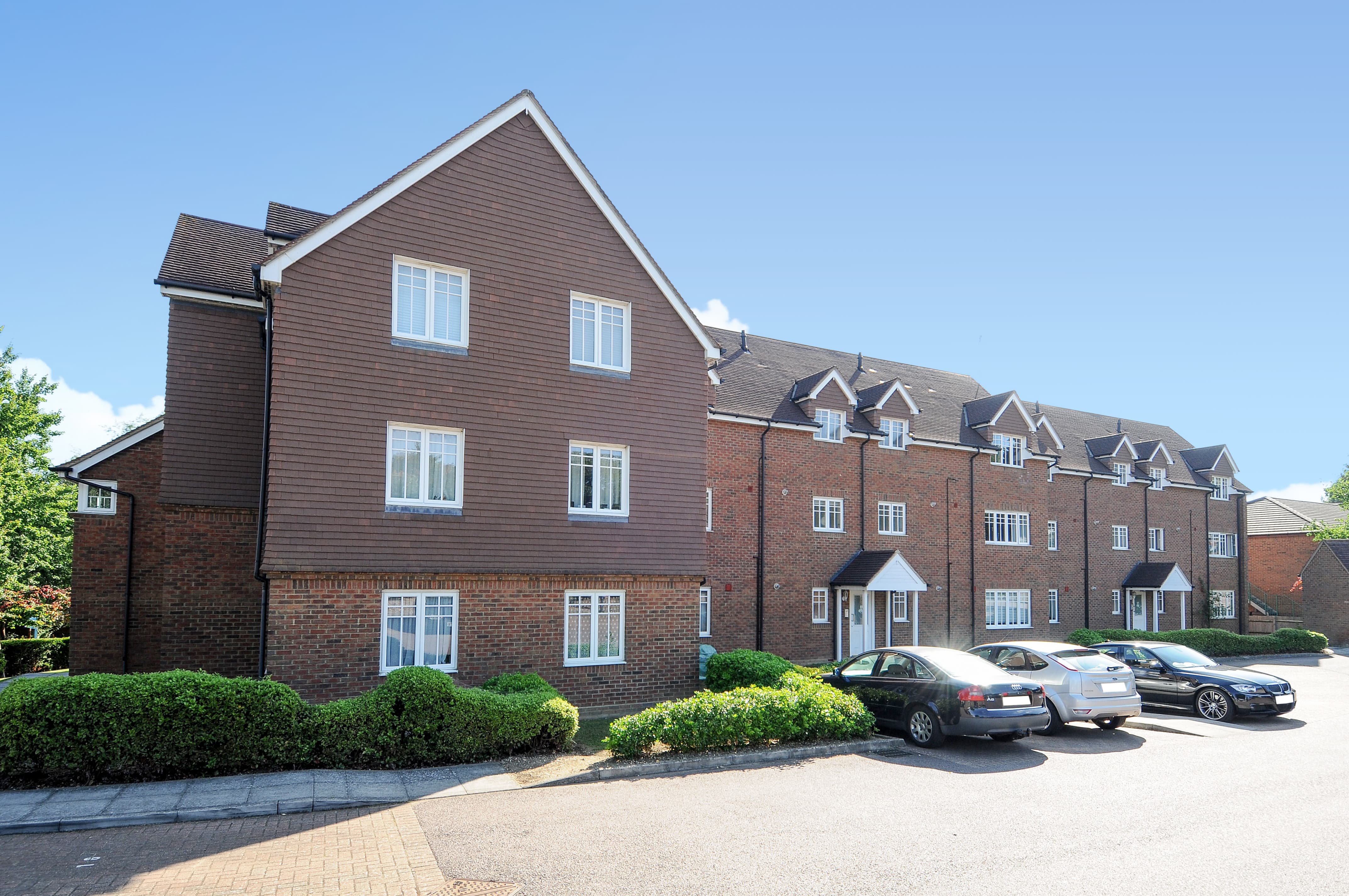 London Road, Earleswood Court London Road, HP3