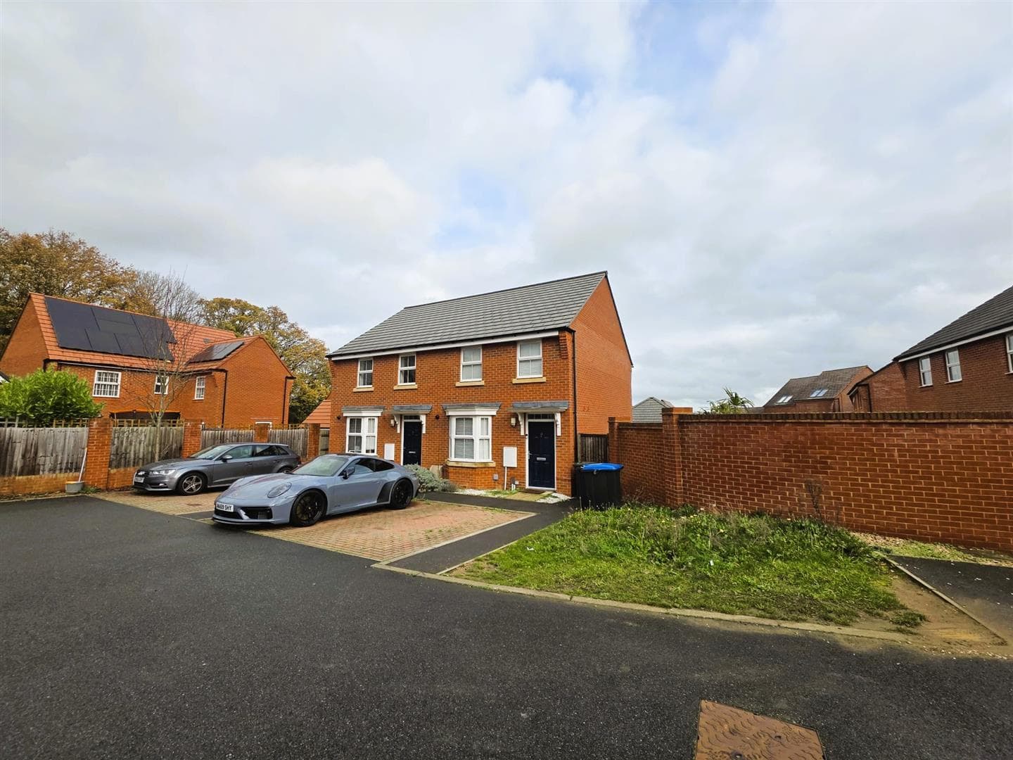 Burgundy Drive, Hemel Hempstead, Hemel Hempstead, HP2 7BX