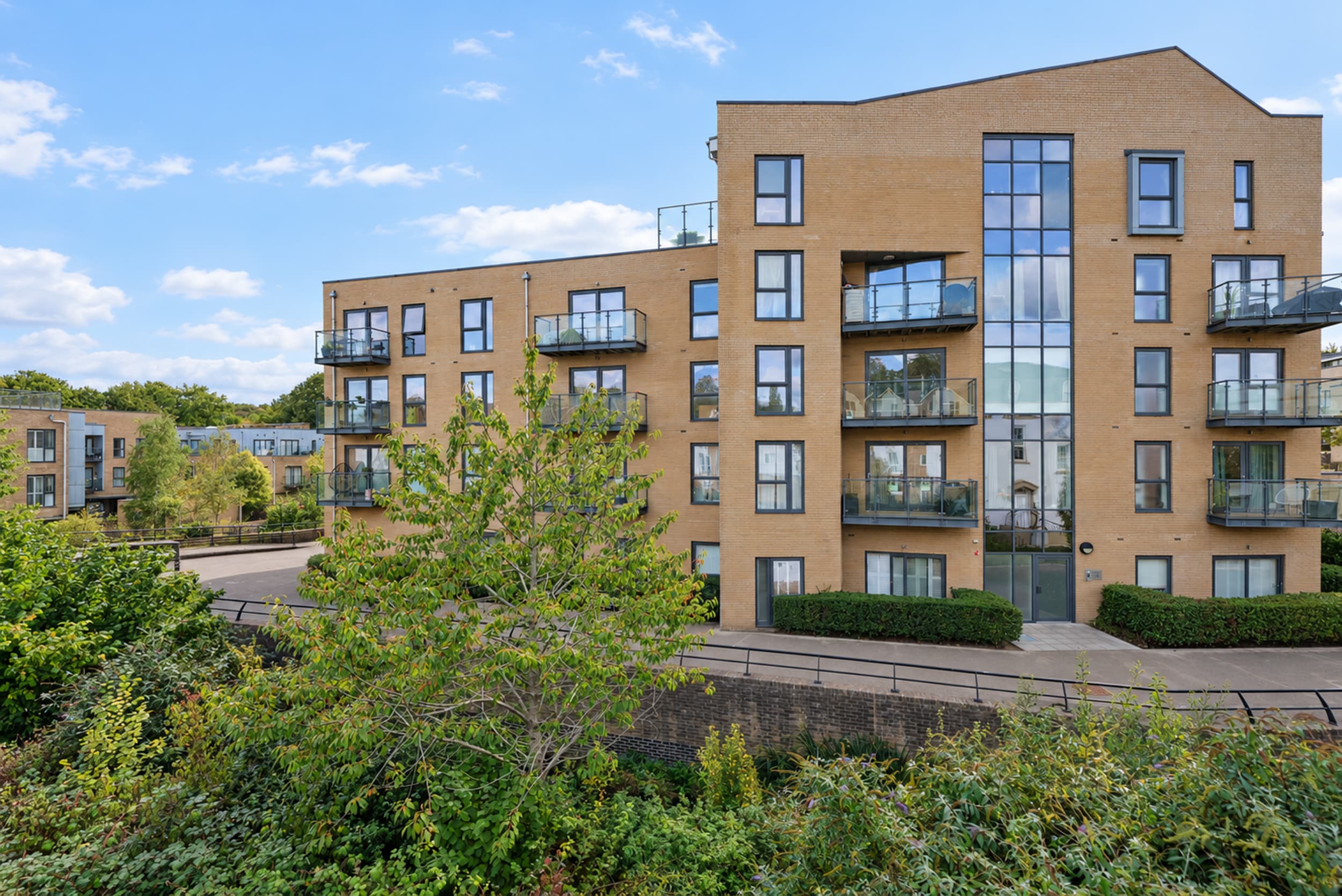 The Embankment, Nash Mills Wharf, HP3