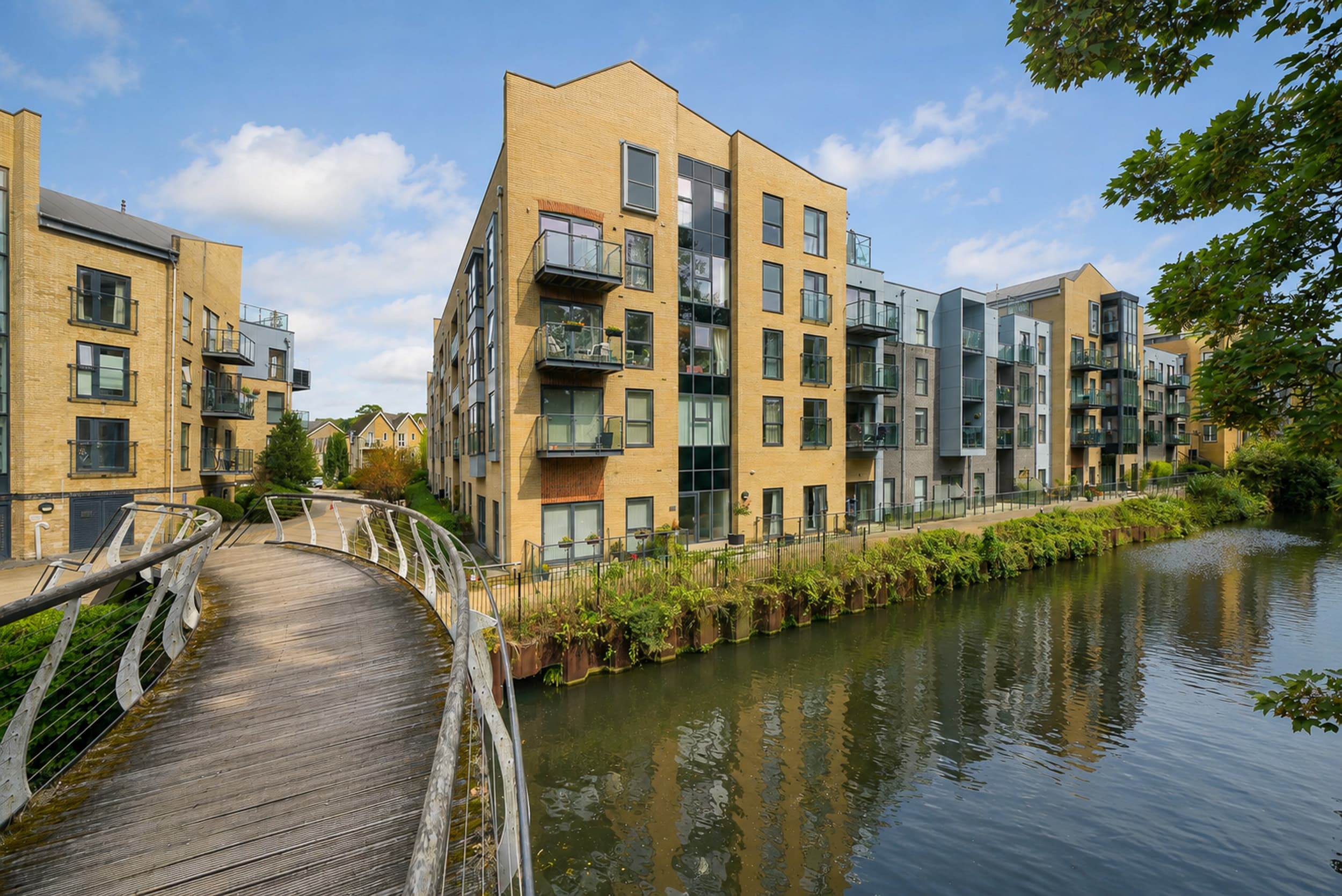 The Embankment, Nash Mills Wharf, HP3