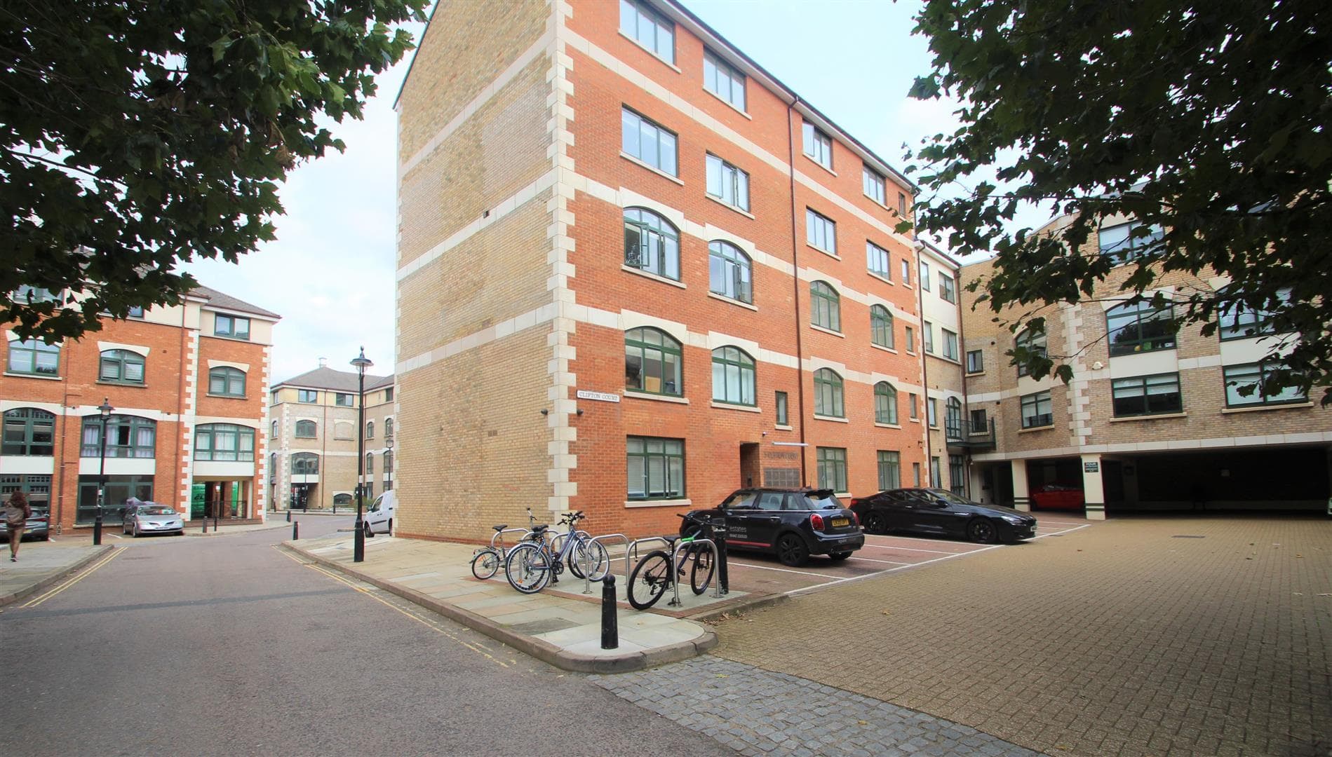 Corner Hall, Hemel Hempstead, HP3